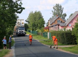 Dubultā seguma uzklāšana Piena ceļam 19.06.20.